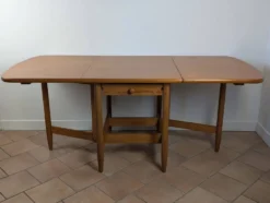 Table en pin massif Eero Aarnio
