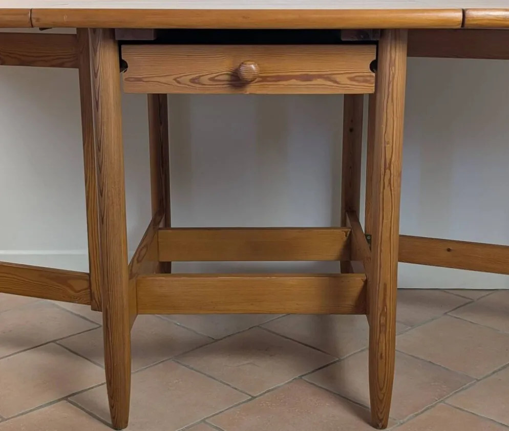 Table en pin massif Eero Aarnio