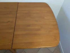 Table en pin massif Eero Aarnio