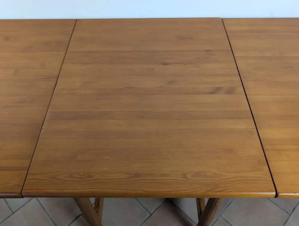 Table en pin massif Eero Aarnio
