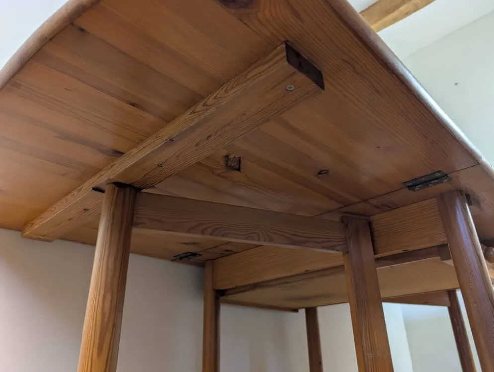 Table en pin massif Eero Aarnio