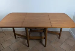 Table en pin massif Eero Aarnio
