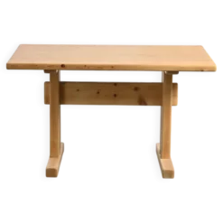 Table en pin massif, Les Arcs, France.