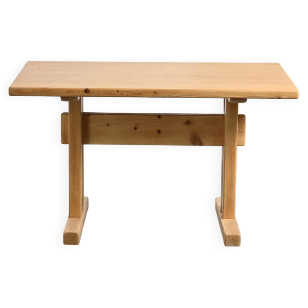 Table en pin massif, Les Arcs, France.