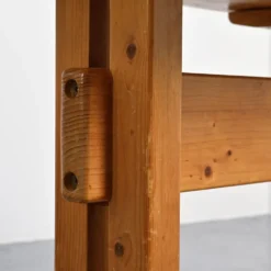 Table en pin sélectionnée par Charlotte Perriand pour Les Arcs, France, circa 1970