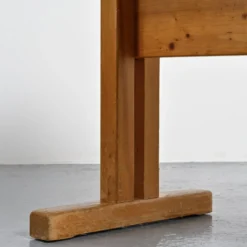 Table en pin sélectionnée par Charlotte Perriand pour Les Arcs, France, circa 1970