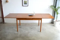 Table en teck avec rallonges à l’italienne 125cm