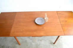 Table en teck avec rallonges à l’italienne 125cm