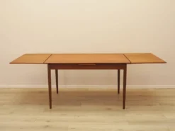 Table en teck, design danois, années 1970, fabriquée au Danemark