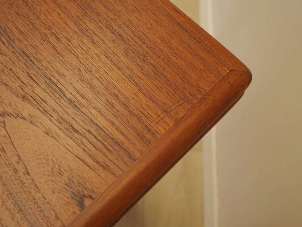 Table en teck, design danois, années 1970, fabriquée au Danemark