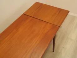 Table en teck, design danois, années 1970, fabriquée au Danemark