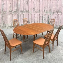 Table en teck massif de Peter Hvidt pour Soborg, 1956