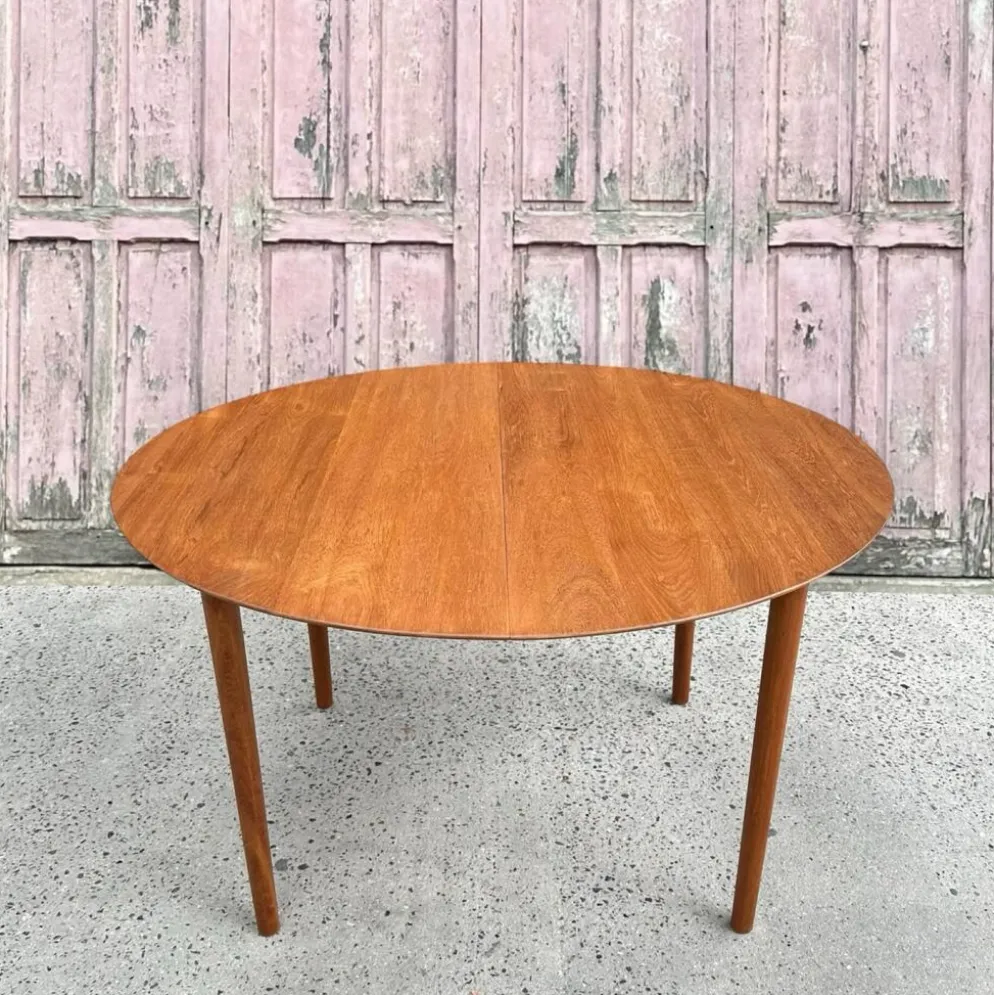 Table en teck massif de Peter Hvidt pour Soborg, 1956