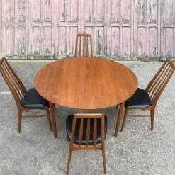 Table en teck massif de Peter Hvidt pour Soborg, 1956