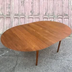 Table en teck massif de Peter Hvidt pour Soborg, 1956