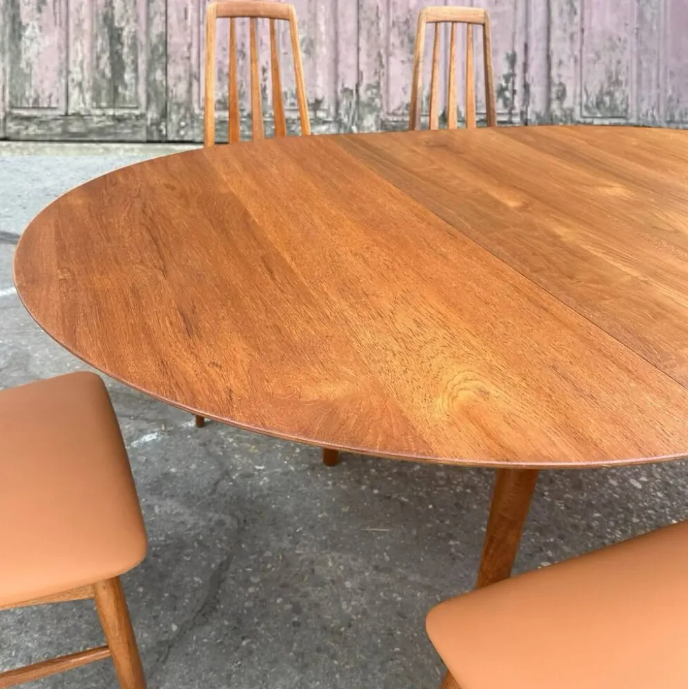 Table en teck massif de Peter Hvidt pour Soborg, 1956