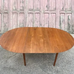 Table en teck massif de Peter Hvidt pour Soborg, 1956