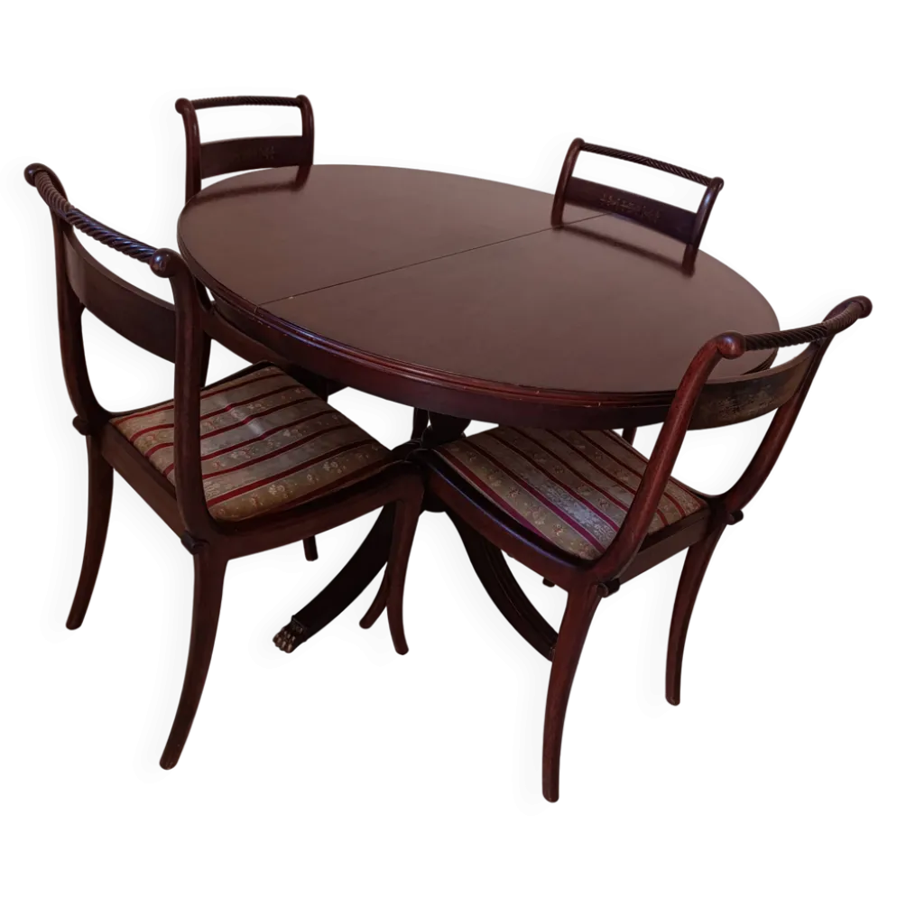 Table et chaises en bois d'acajou