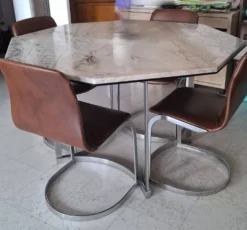 Table et chaises vintages