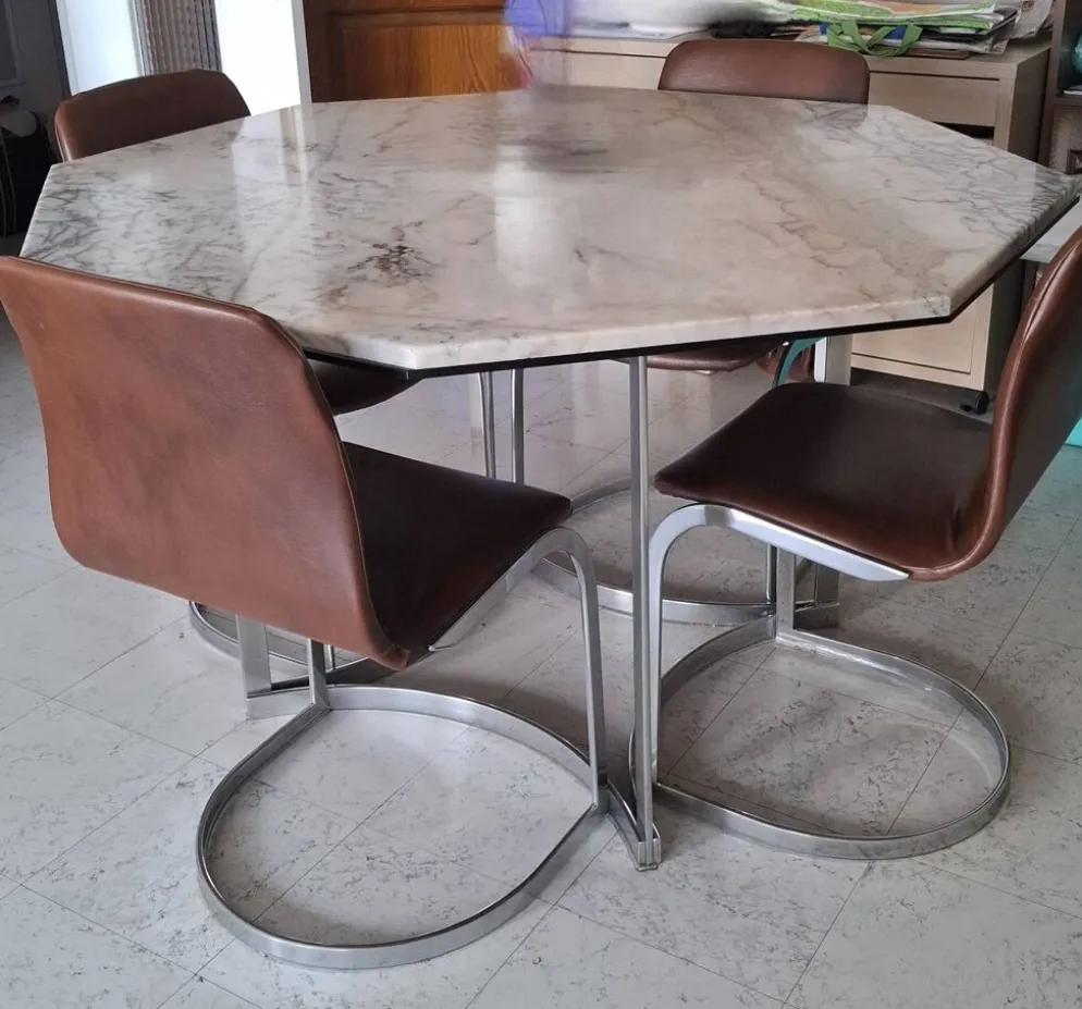 Table et chaises vintages