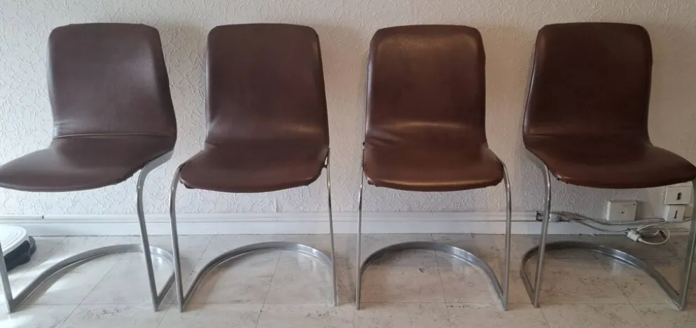 Table et chaises vintages