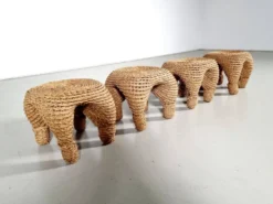 Table et tabourets à aiguille en osier et pin, France, années 1980