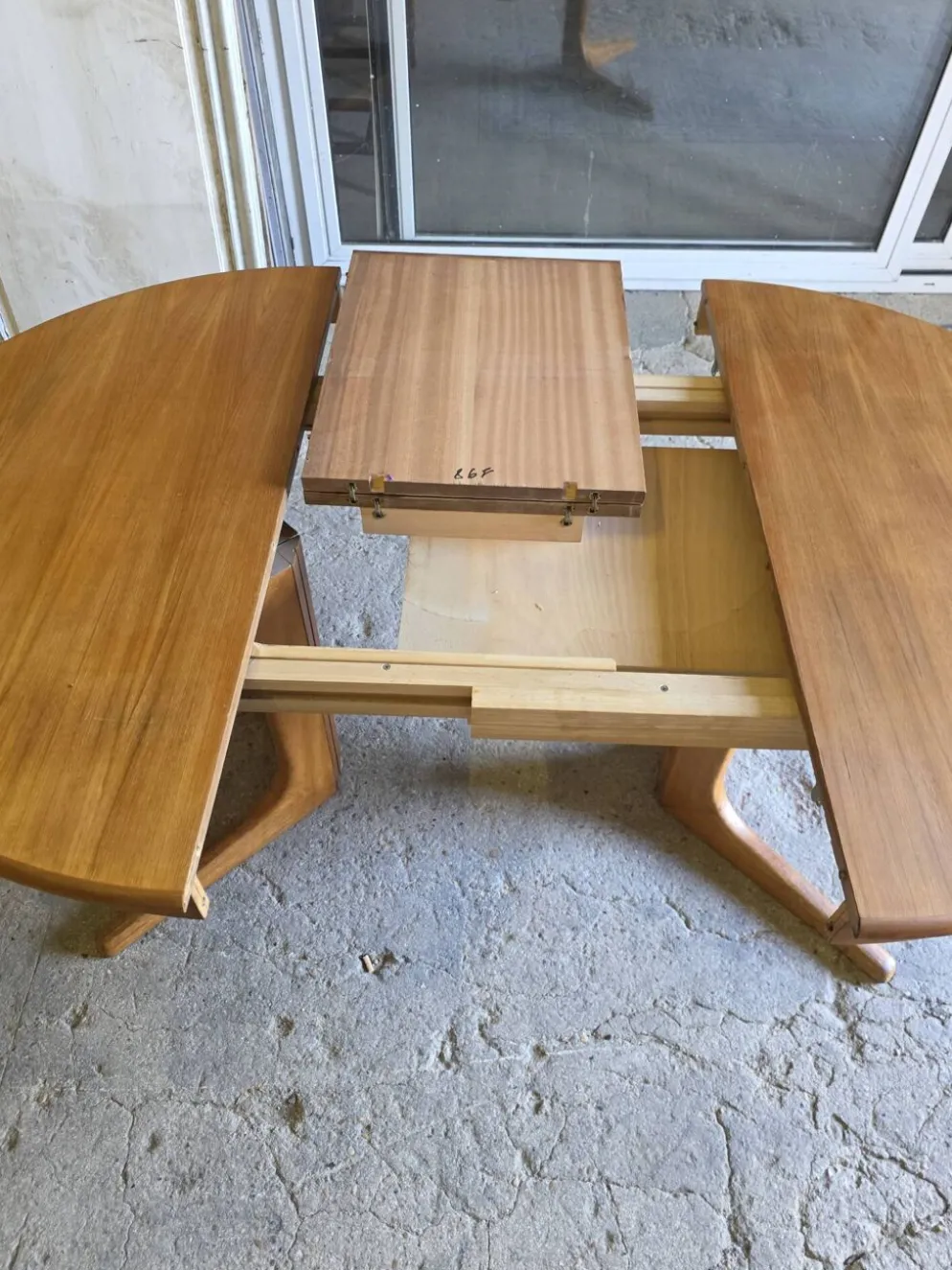 Table extensible Baumann en teck des années 60, (2 rallonges)