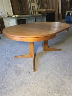 Table extensible Baumann en teck des années 60, (2 rallonges)