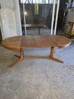 Table extensible Baumann en teck des années 60, (2 rallonges)