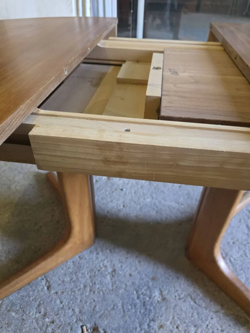Table extensible Baumann en teck des années 60, (2 rallonges)