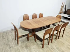 Table extensible + 8 chaises / Holstebro Møbelfabrik / Teck / Danemark / 1970