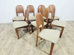 Table extensible + 8 chaises / Holstebro Møbelfabrik / Teck / Danemark / 1970