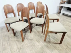 Table extensible + 8 chaises / Holstebro Møbelfabrik / Teck / Danemark / 1970