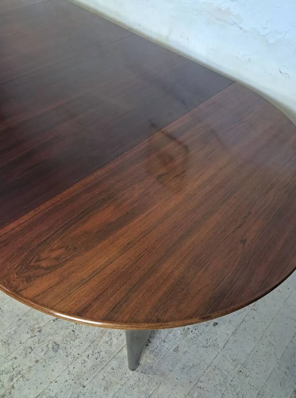Table extensible en bois de rose, conçue par J. Andersen, Danemark, années 1960.