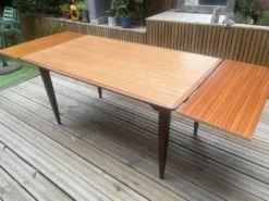 Table extensible en teck