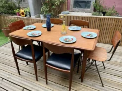Table extensible en teck