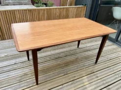 Table extensible en teck