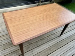 Table extensible en teck