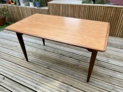 Table extensible en teck