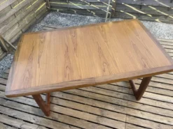Table extensible en teck, piètement luge traîneau, style vintage