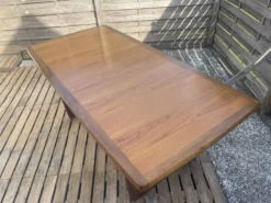 Table extensible en teck, piètement luge traîneau, style vintage