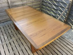 Table extensible en teck, piètement luge traîneau, style vintage