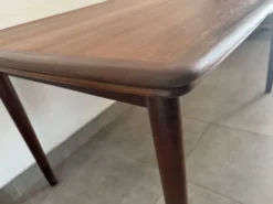 Table extensible en teck type scandinave/danoise, Ligne Roset, années 60