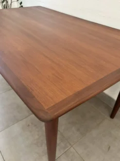 Table extensible en teck type scandinave/danoise, Ligne Roset, années 60