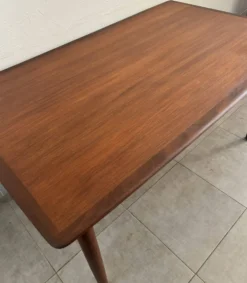 Table extensible en teck type scandinave/danoise, Ligne Roset, années 60