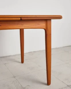 Table extensible par Svend Aage Madsen pour K. Knudsen & Søn