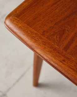 Table extensible par Svend Aage Madsen pour K. Knudsen & Søn