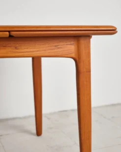 Table extensible par Svend Aage Madsen pour K. Knudsen & Søn