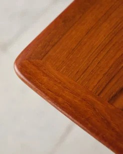 Table extensible par Svend Aage Madsen pour K. Knudsen & Søn