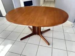 Table extensible Teck par Niels Otto Moller Danemark 1960